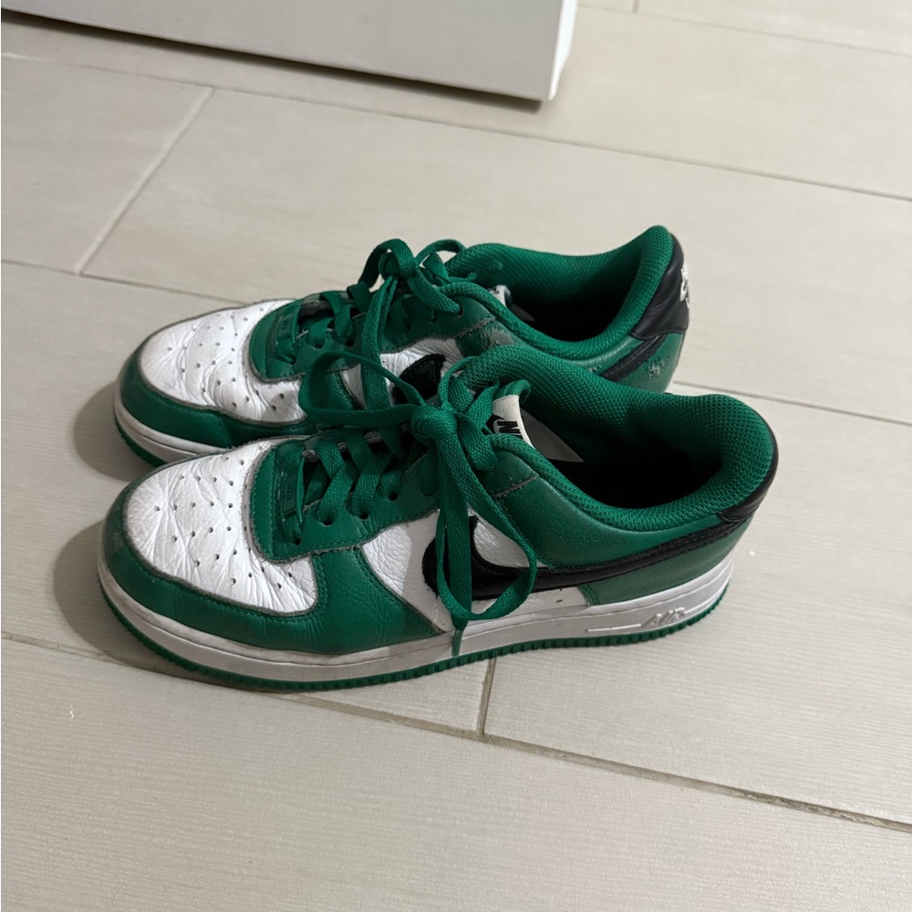 COPY - Nike Green and White Sneakers Classic Design